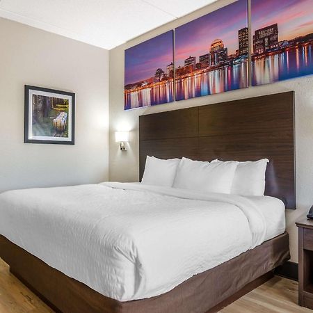 Clarion Pointe Louisville East Екстериор снимка