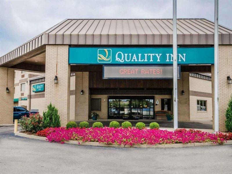 Clarion Pointe Louisville East Екстериор снимка