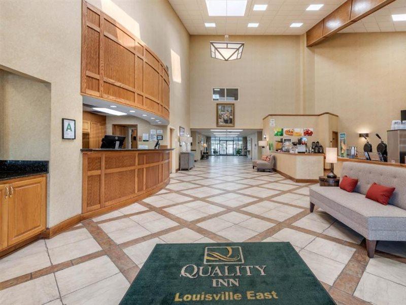 Clarion Pointe Louisville East Екстериор снимка