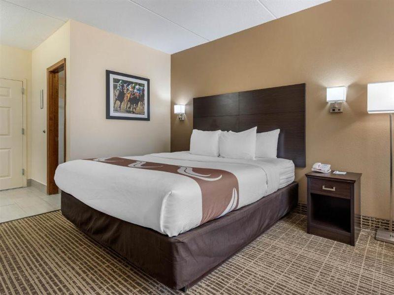 Clarion Pointe Louisville East Екстериор снимка