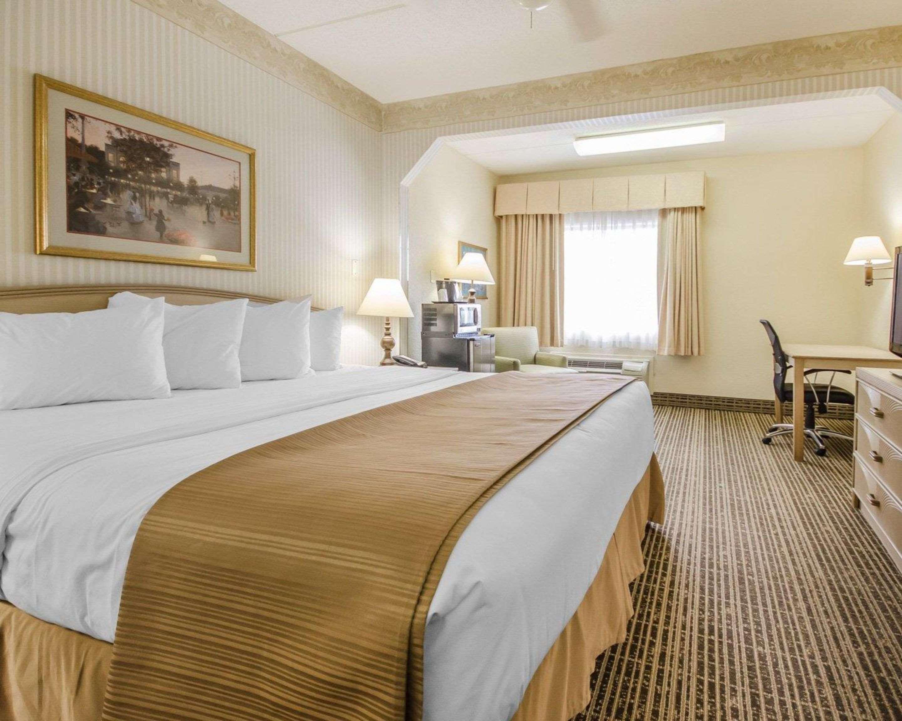 Clarion Pointe Louisville East Екстериор снимка