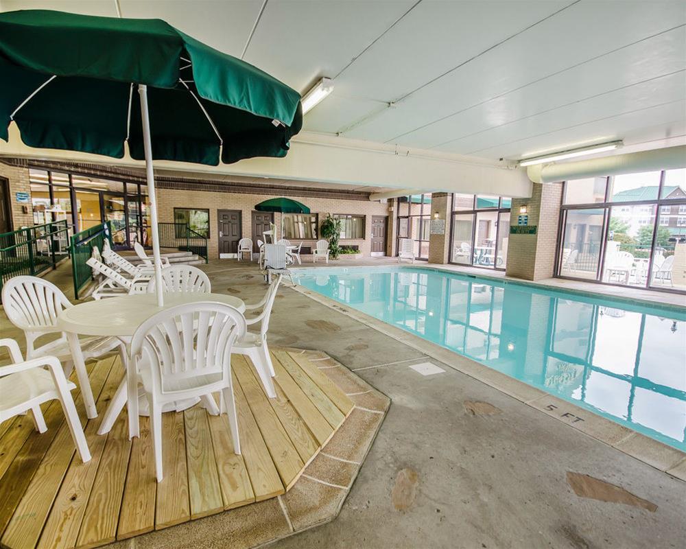 Clarion Pointe Louisville East Екстериор снимка