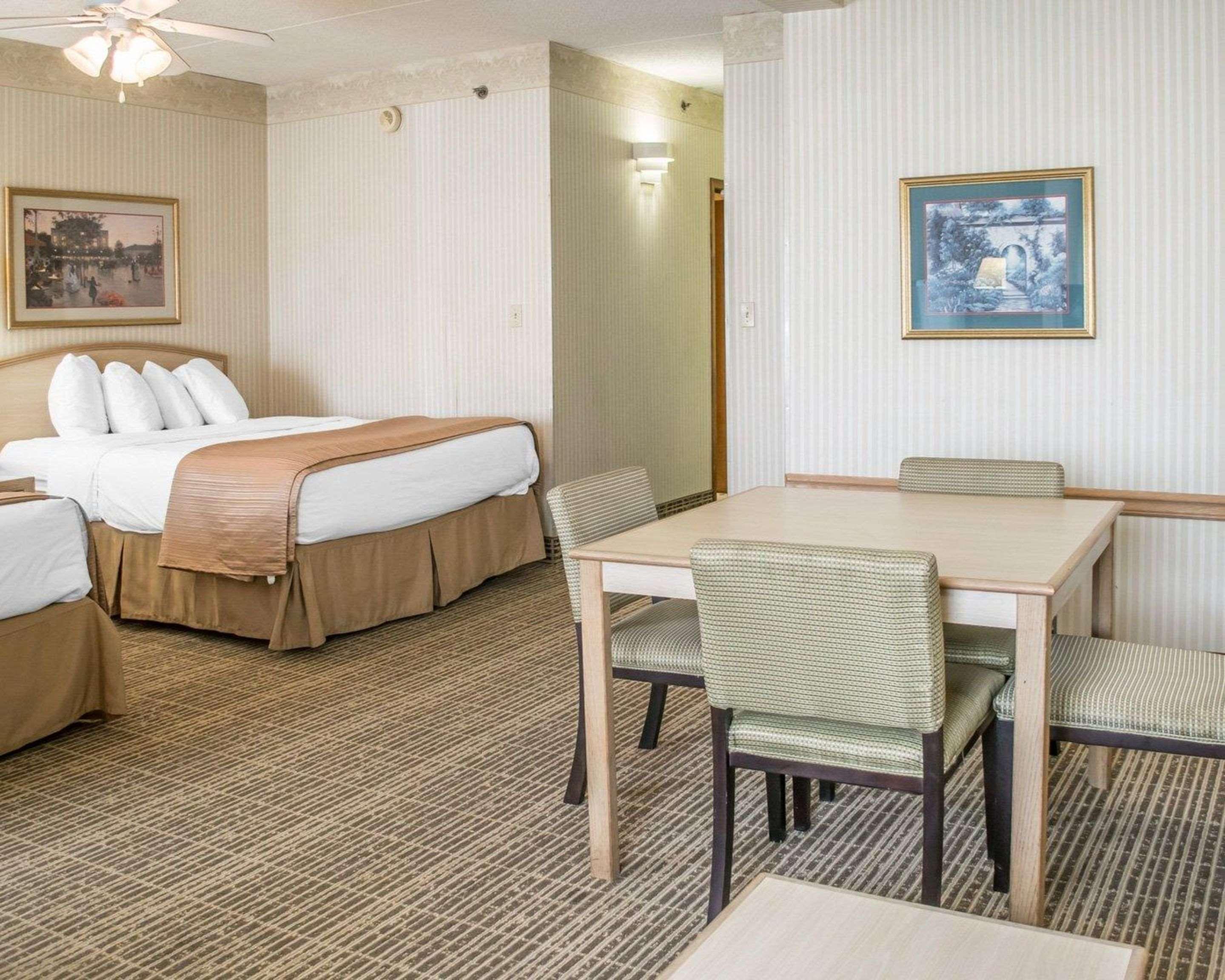 Clarion Pointe Louisville East Екстериор снимка