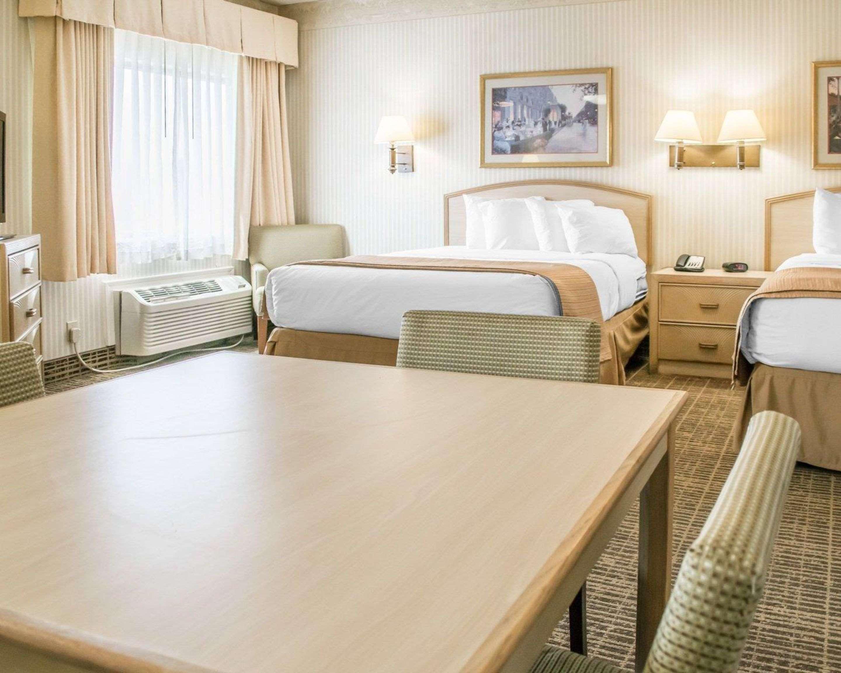 Clarion Pointe Louisville East Екстериор снимка