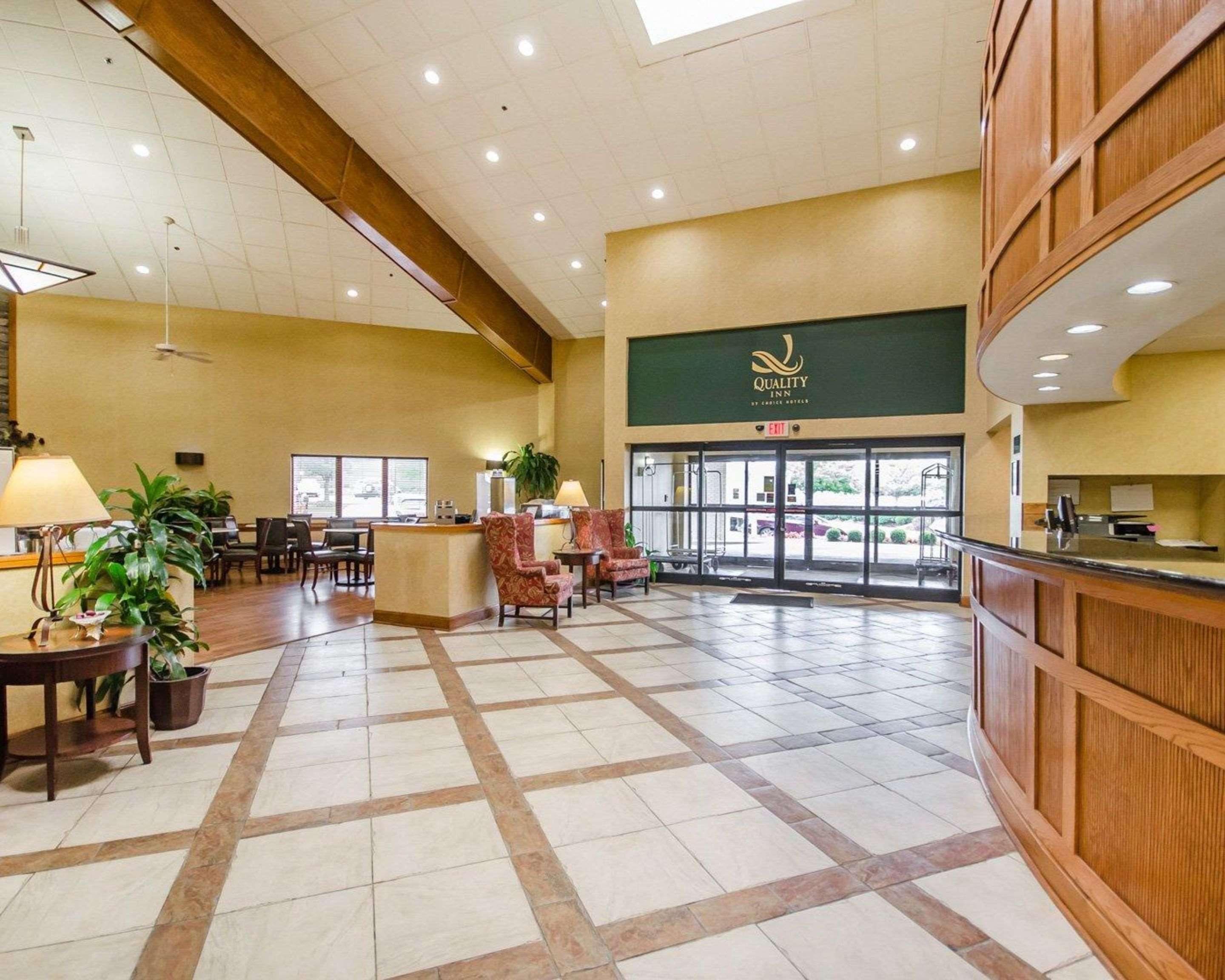 Clarion Pointe Louisville East Екстериор снимка