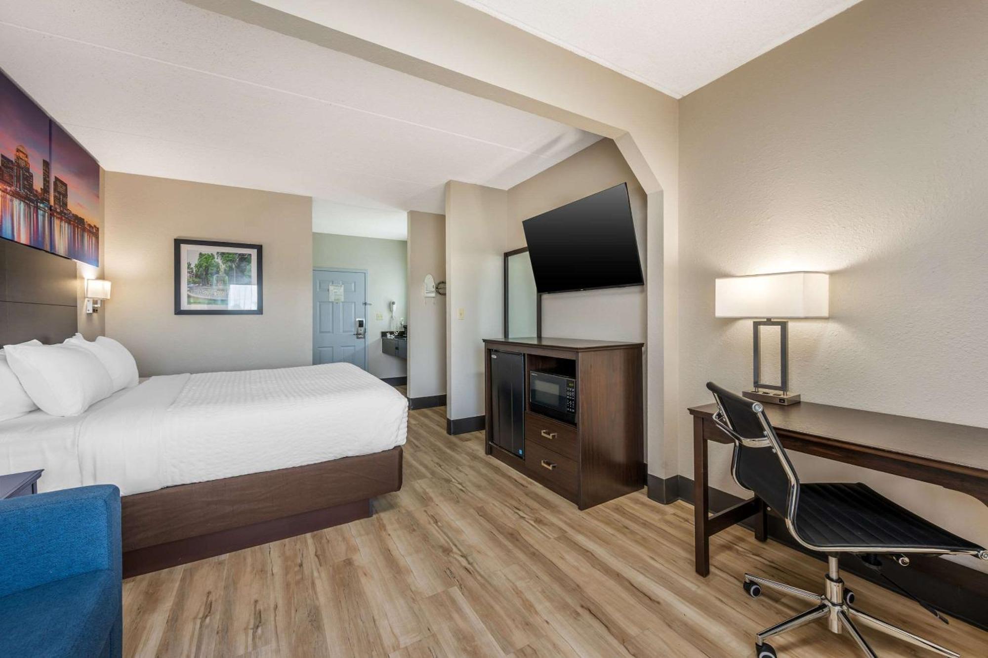 Clarion Pointe Louisville East Екстериор снимка