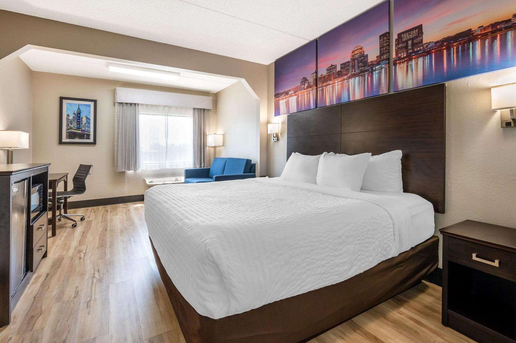 Clarion Pointe Louisville East Екстериор снимка