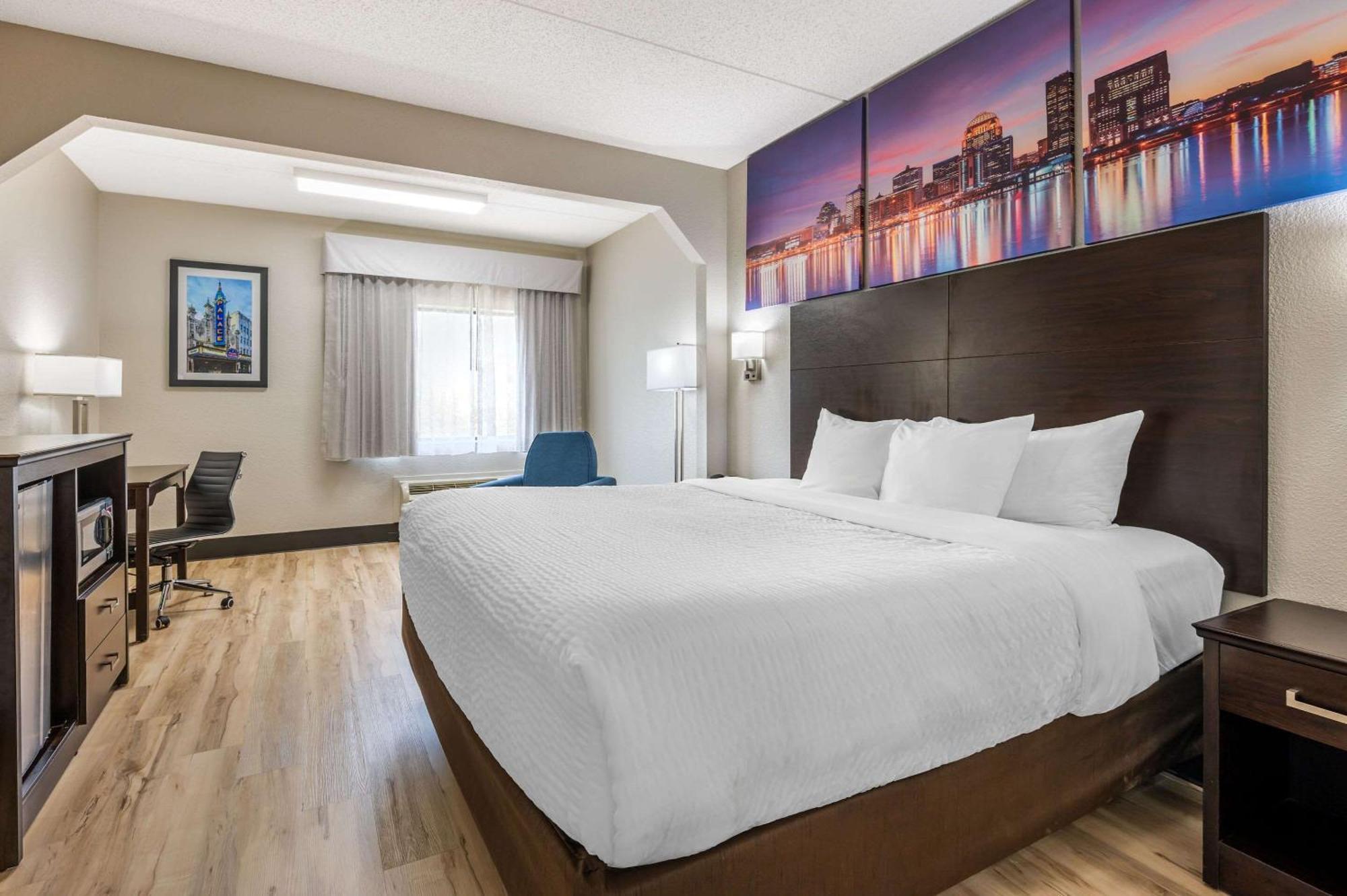 Clarion Pointe Louisville East Екстериор снимка