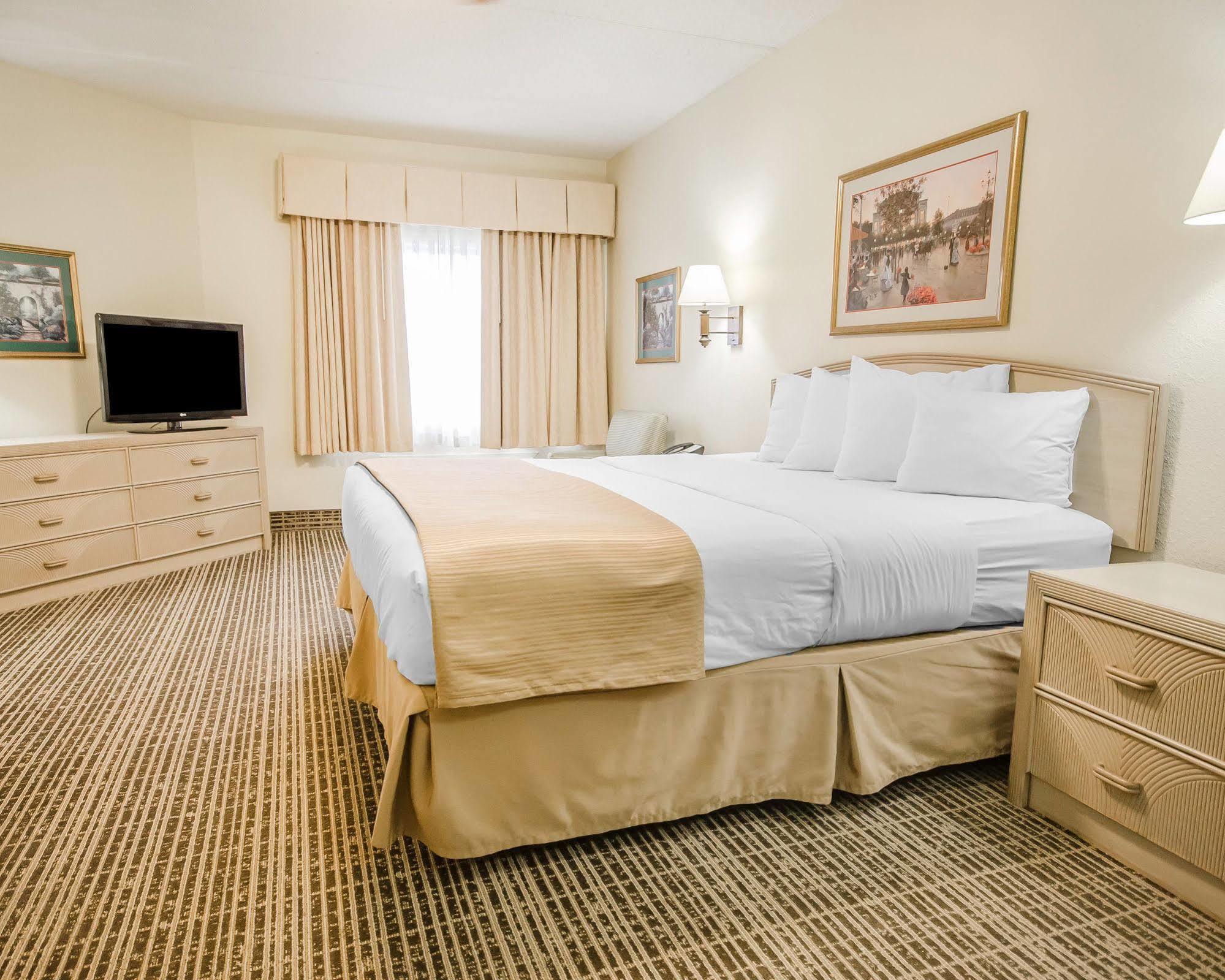 Clarion Pointe Louisville East Екстериор снимка